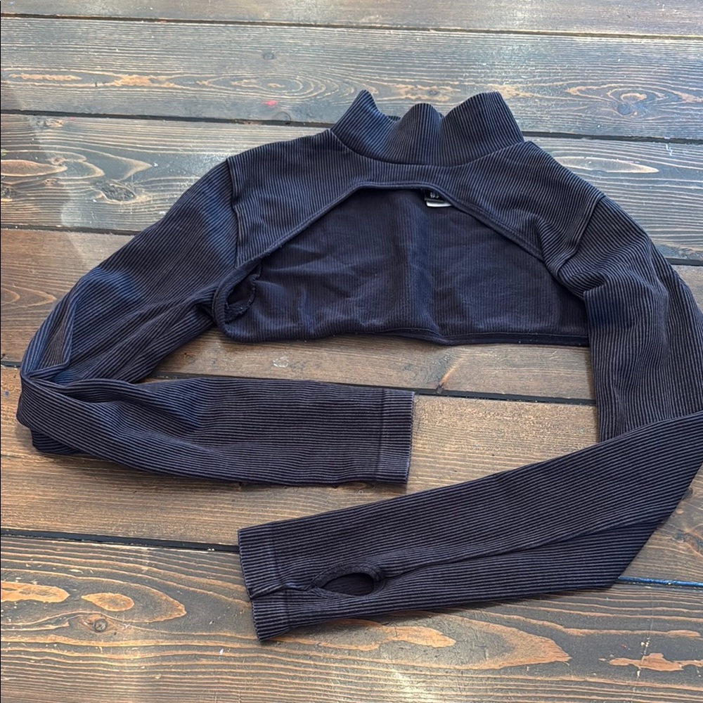 Women's Black Cropped Shrug